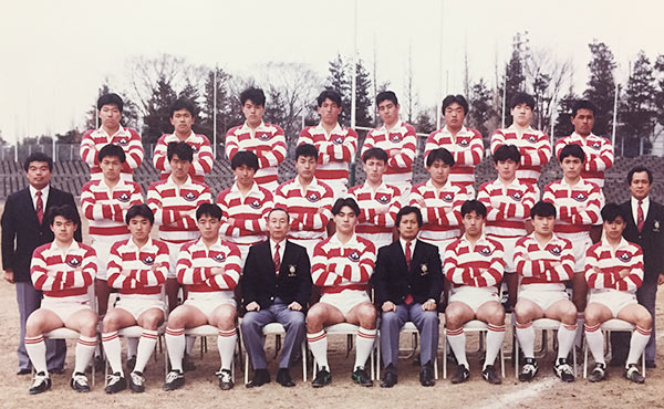 茨田高校時代、高校日本代表に選出され主将を務める（前列中央）