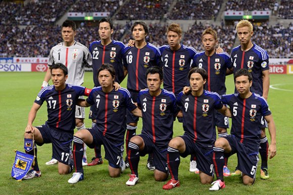 2014FIFAワールドカップアジア最終予選対イラク戦の日本代表先発メンバー（後列左端/川島、右端／本田、前列左端／長谷部、左から二人目／遠藤）