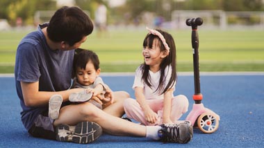 家族とスポーツを「する」「みる」「話す」ことが、子どものスポーツへの関心を高めます