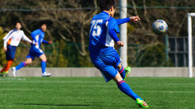 10代（小中高生、大学生など）のサッカー人口